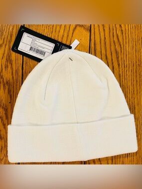 NWT WEEKDAY Hero Beanie, recycled polyester, one size, unisex, white light color